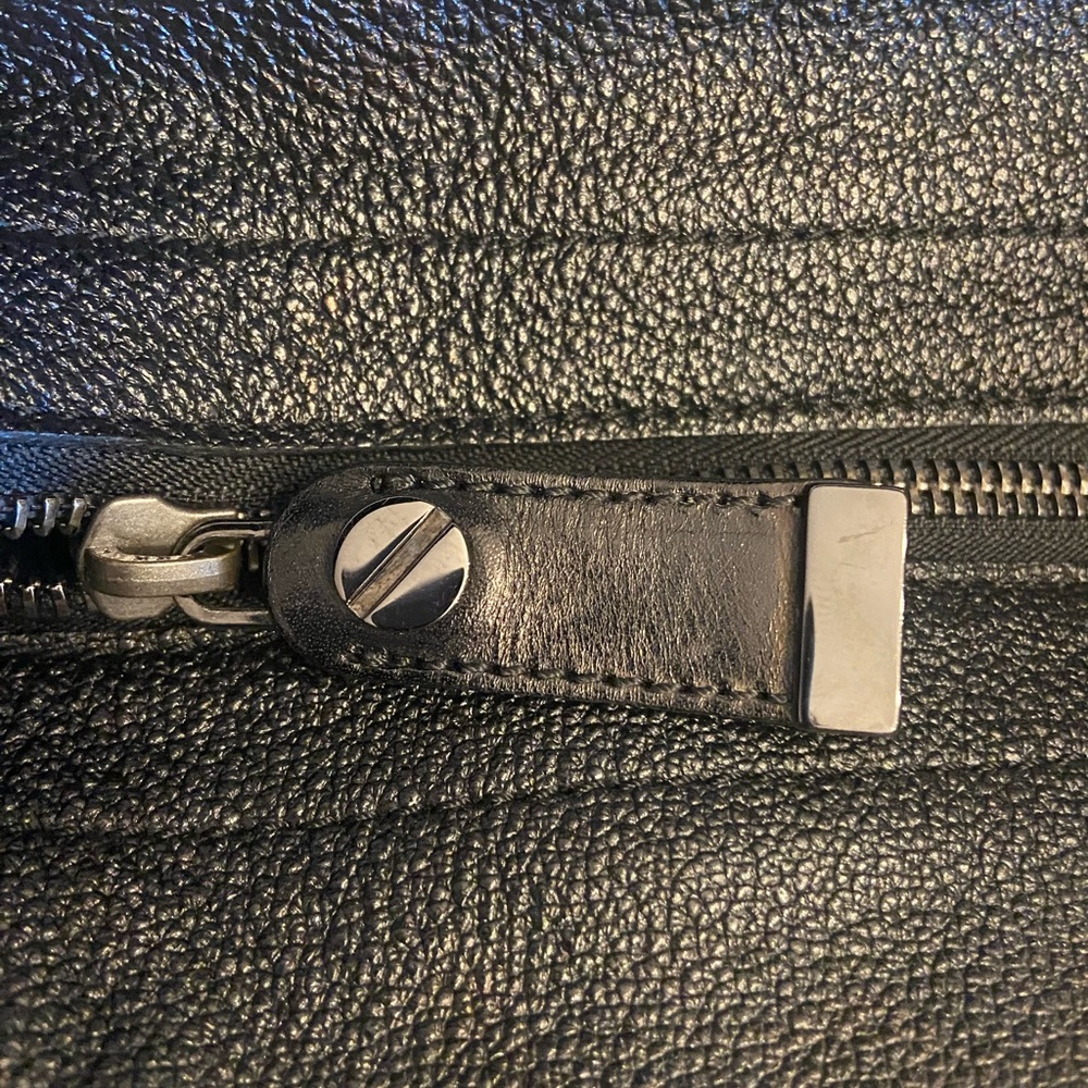 AUTHENTIC Burberry black pebbled leather hobo bag. Luxury like new - Picture 8 of 13